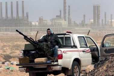 Libya tái bùng phát nội chiến, NATO phải chơi ván cờ mới?