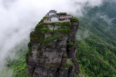 Khám phá một trong năm ngọn núi Phật giáo linh thiêng nhất Trung Quốc