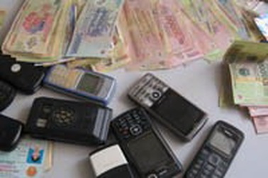 Bắt giữ ổ nhóm đánh bạc, thu giữ hàng chục triệu đồng