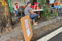 Mua chỗ ngồi xem diễu binh, cô gái bỏ 100.000 đồng rồi hối hận