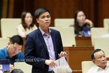 "Cách chức hiệu trưởng lương 500 triệu đồng/tháng là đúng quy định"