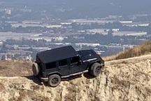 Chiếc Jeep Wrangler và những hình ảnh "ngượng chín mặt"