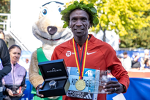 Kiopchoge lập kỷ lục 5 lần vô địch Berlin Marathon