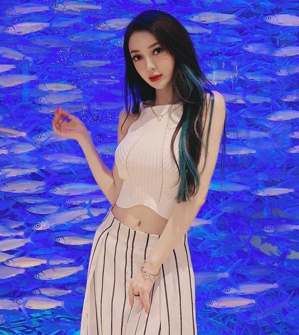 Vết trượt dài của người mẫu sống ảo, đánh bạc và bán đồ kém chất lượng - 5 Vết trượt dài của người mẫu sống ảo, đánh bạc và bán đồ kém chất lượng - 5