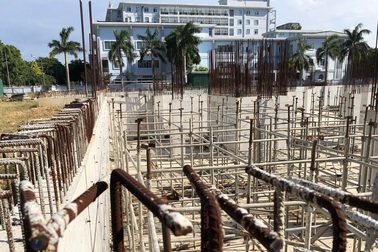 Dự án bệnh viện nghìn tỷ 3 năm mới chỉ xây xong... móng!