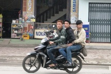 Học sinh Thanh Hóa “phớt lờ” luật giao thông