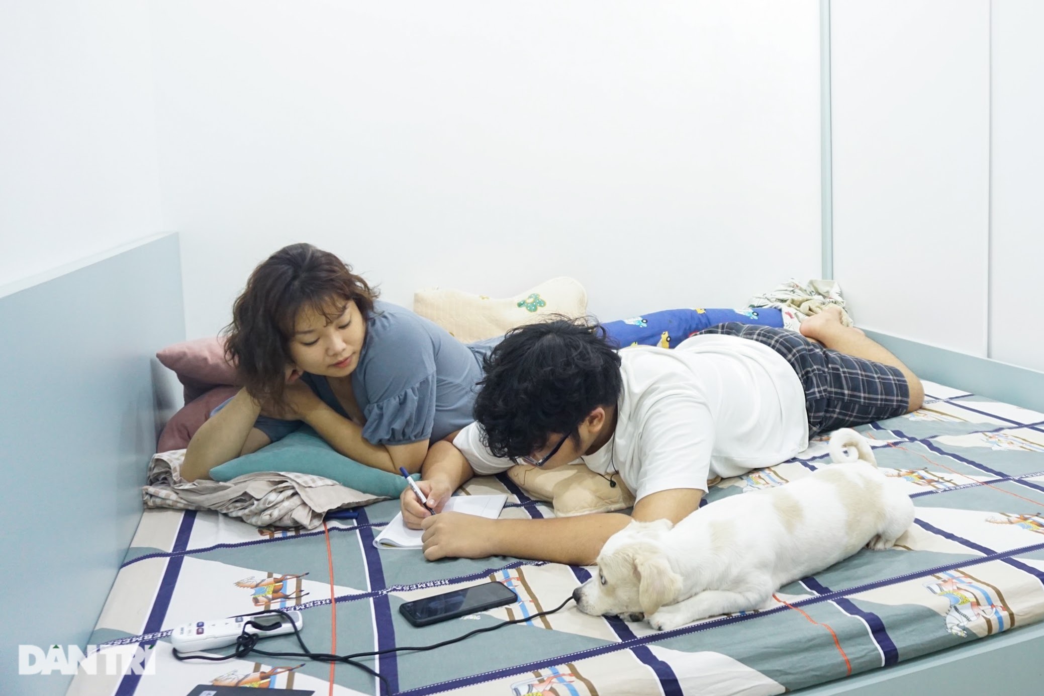 Tiết lộ về người phụ nữ 19 năm ngâm mình dưới nước, ẩn người trong bóng tối - 30 Tiết lộ về người phụ nữ 19 năm ngâm mình dưới nước, ẩn người trong bóng tối - 30