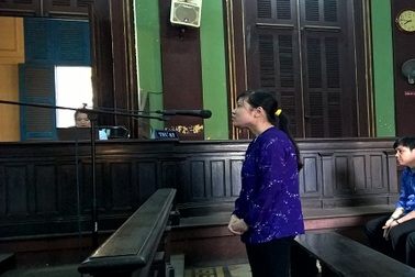 Cháu gái giết bà ngoại để lấy tiền chuộc xe máy