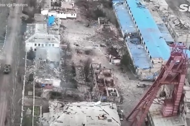 Xe tăng Ukraine áp đảo bộ binh Nga trong màn cận chiến tại Donetsk