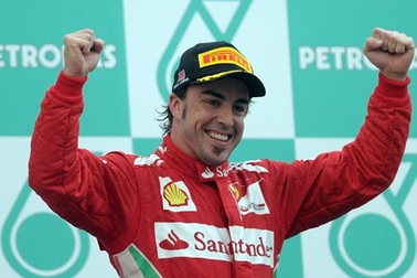 Fernando Alonso giành chiến thắng tại đường đua Malaysia