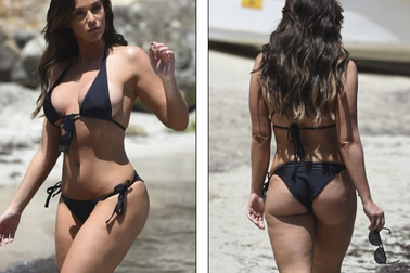 Vicky Pattison khoe ba vòng bốc lửa