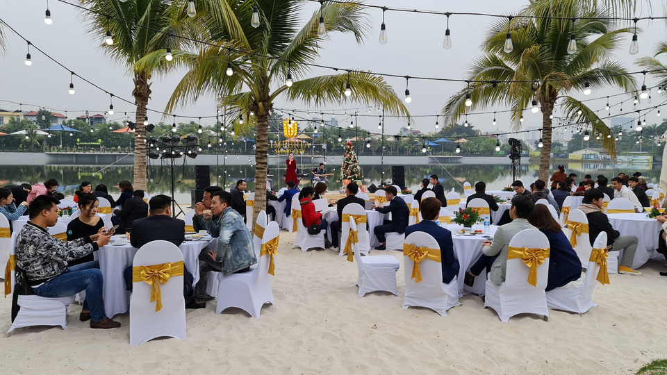 Nóng thị trường BĐS cuối năm, khách hàng đổ xô vào khu vực phía Tây - 1 Nóng thị trường BĐS cuối năm, khách hàng đổ xô vào khu vực phía Tây - 1