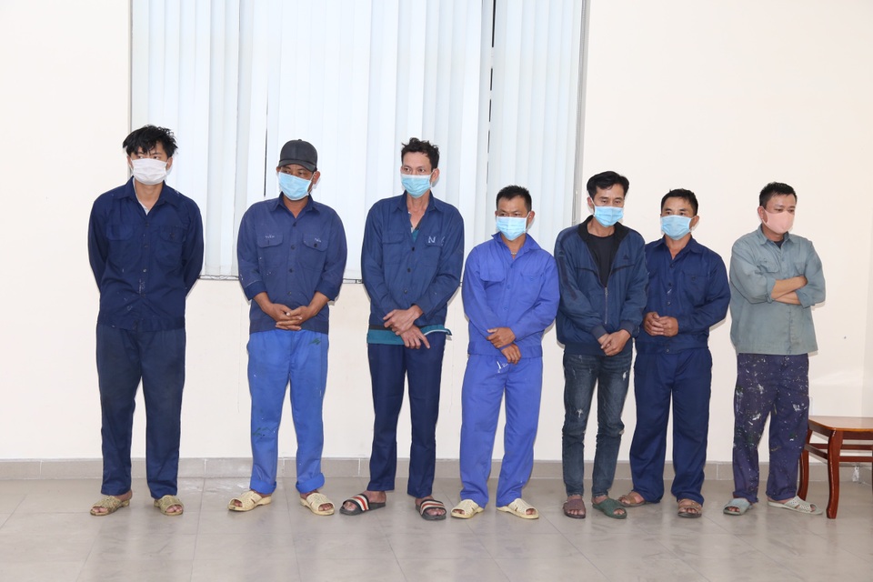 Công an triệt phá đường dây mua bán xăng giả cực lớn - 4 Công an triệt phá đường dây mua bán xăng giả cực lớn - 4