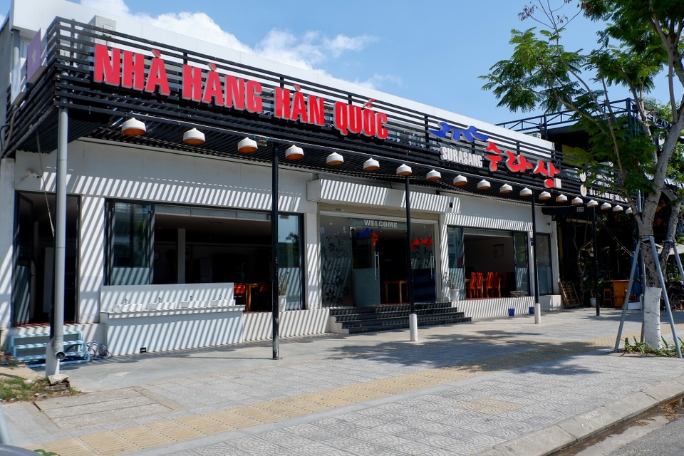 “Phố Hàn Quốc” ở Đà Nẵng đìu hiu, vắng khách - 2 “Phố Hàn Quốc” ở Đà Nẵng đìu hiu, vắng khách - 2