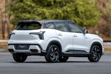 Mitsubishi Xforce hybrid "uống" chỉ 4,1 lít xăng/100km, đắt hơn Yaris Cross