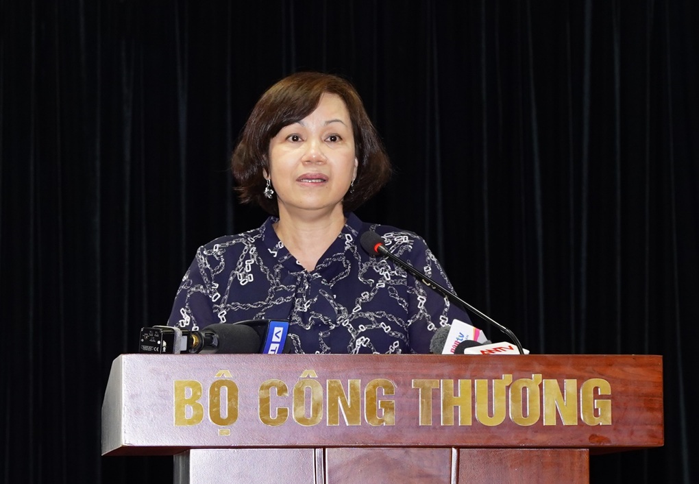 Thứ trưởng Bộ Công Thương: Nếu nói bỏ quỹ bình ổn xăng dầu thì đơn giản lắm - 1 Thứ trưởng Bộ Công Thương: Nếu nói bỏ quỹ bình ổn xăng dầu thì đơn giản lắm - 1
