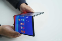 Đến lượt Oppo “khoe” smartphone có thể gập được