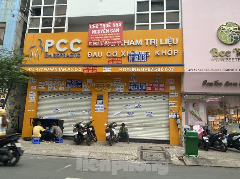 Nhà phố tiền tỷ thi nhau đóng cửa, treo biển cho thuê ở trung tâm Sài Gòn - 14 Nhà phố tiền tỷ thi nhau đóng cửa, treo biển cho thuê ở trung tâm Sài Gòn - 14