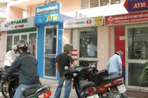 Lại đề nghị thu phí ATM