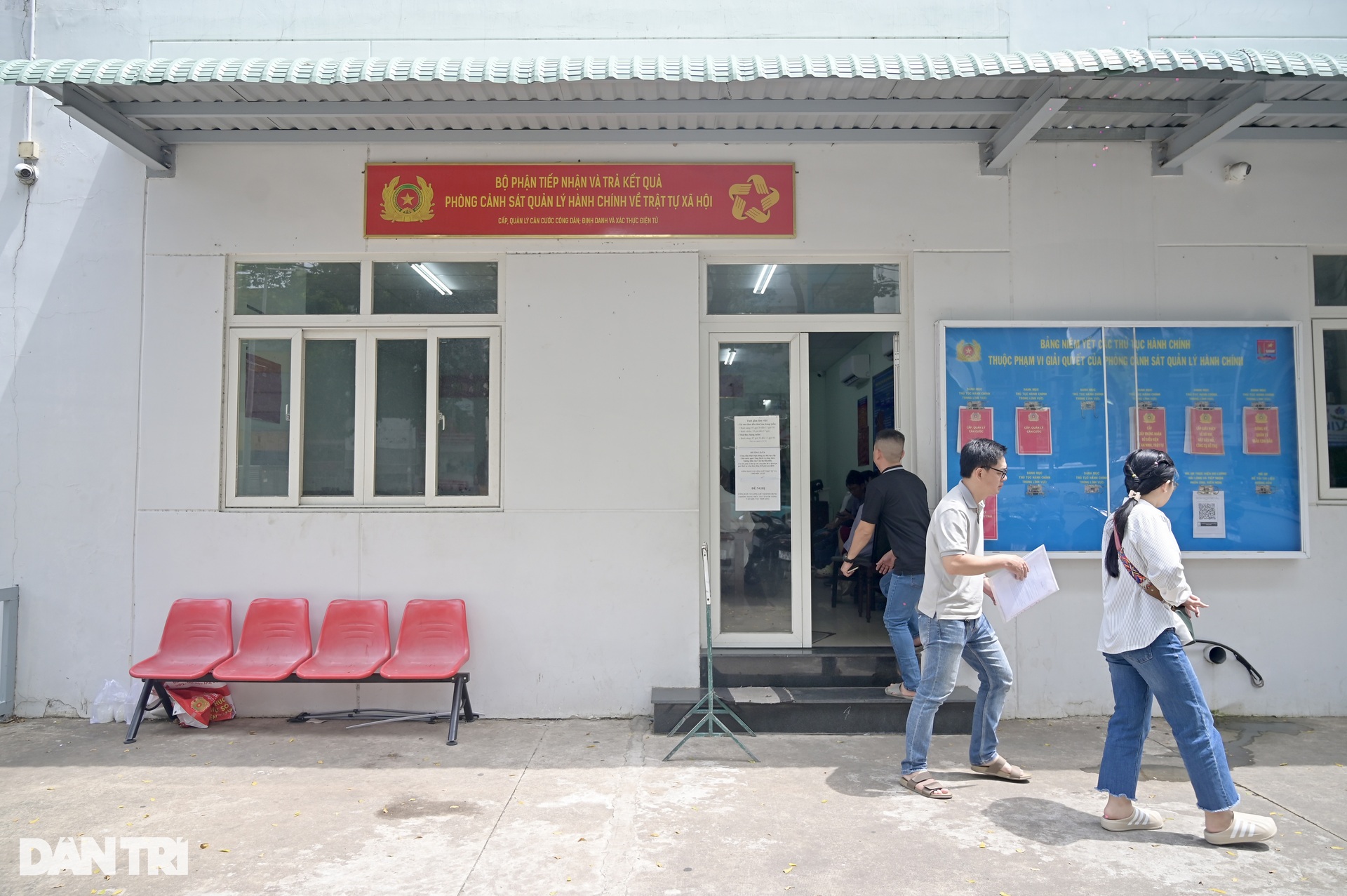 Người dân TPHCM đổ xô đi làm căn cước sau sáp nhập - 10 Người dân TPHCM đổ xô đi làm căn cước sau sáp nhập - 10