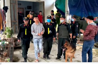 Bắt khẩn cấp 2 đối tượng liên quan vụ dùng súng hoa cải bắn người