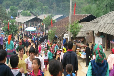 Khâu Vai nhộn nhịp trước đêm “chợ tình”