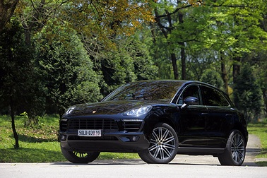Porsche Macan - 2,69 tỉ đồng chưa phải là tất cả…