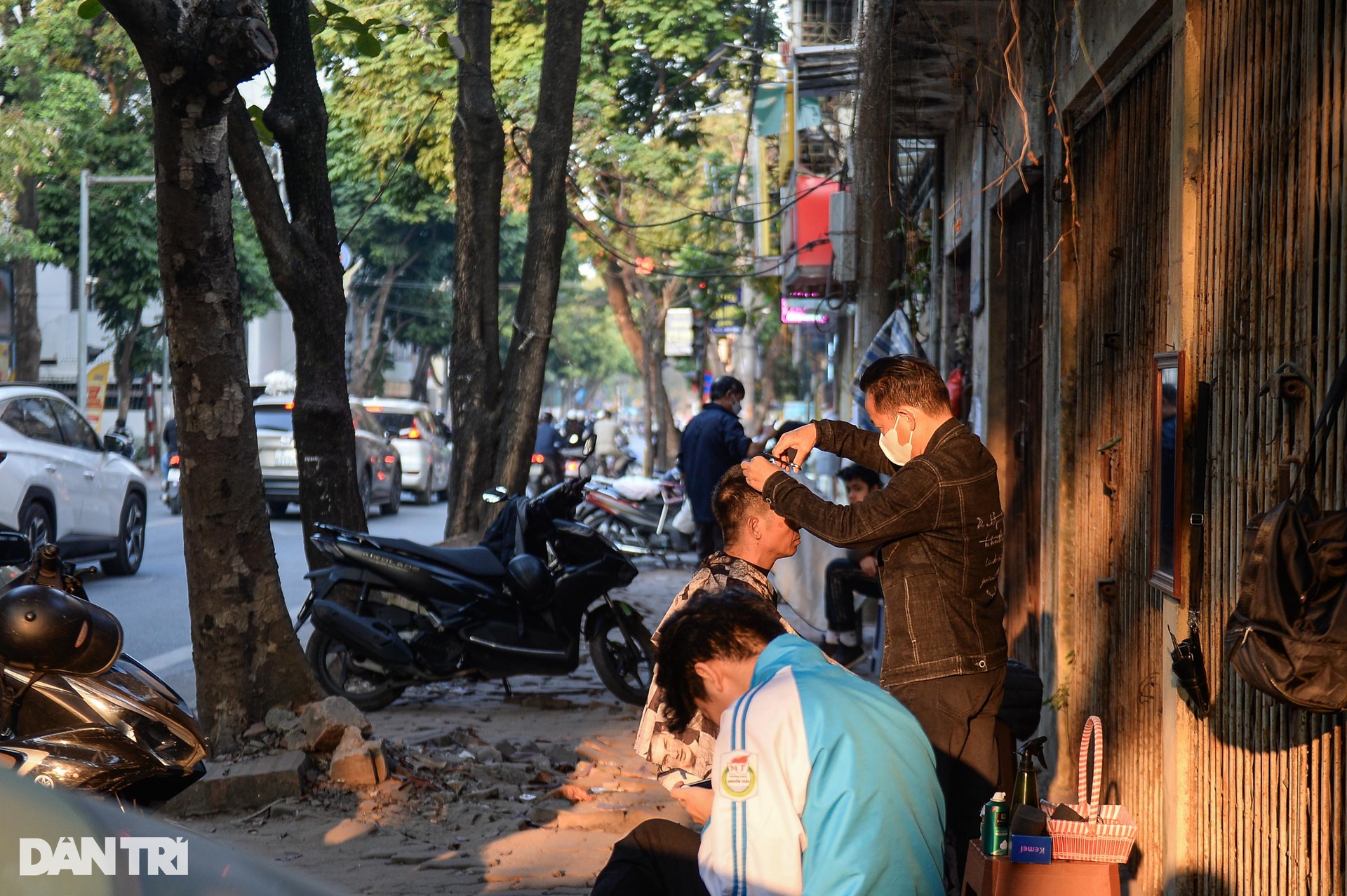 Hà Nội: Hàng loạt trụ sở ở khu đất vàng của quận Hà Đông bị bỏ hoang - 13 Hà Nội: Hàng loạt trụ sở ở khu đất vàng của quận Hà Đông bị bỏ hoang - 13