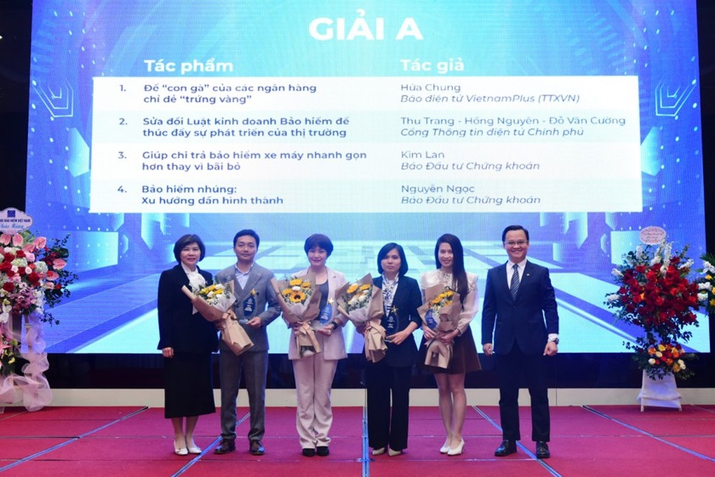 Giải Báo chí về Bảo hiểm vinh danh các tác phẩm báo chí xuất sắc - 1 Giải Báo chí về Bảo hiểm vinh danh các tác phẩm báo chí xuất sắc - 1