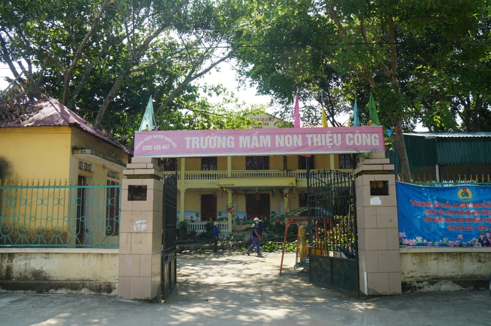 Phòng học xuống cấp, thầy và trò thấp thỏm lo âu trước năm học mới - 7 Phòng học xuống cấp, thầy và trò thấp thỏm lo âu trước năm học mới - 7