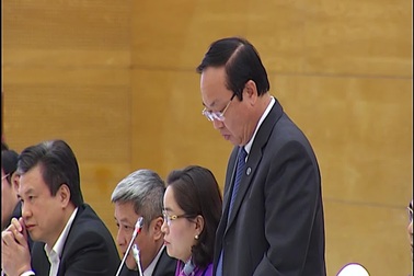 Phó Chủ tịch UBND TP. Hà Nội Nguyễn Thế Hùng trả lời về trợ giá nước Sông Đuống tại họp báo thường kỳ Chính phủ