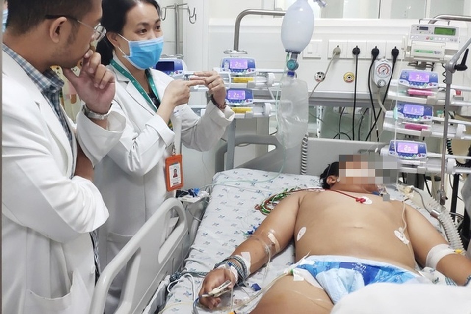 Cậu học trò nguy kịch chỉ vì vết trầy ở khớp gối - 1 Cậu học trò nguy kịch chỉ vì vết trầy ở khớp gối - 1