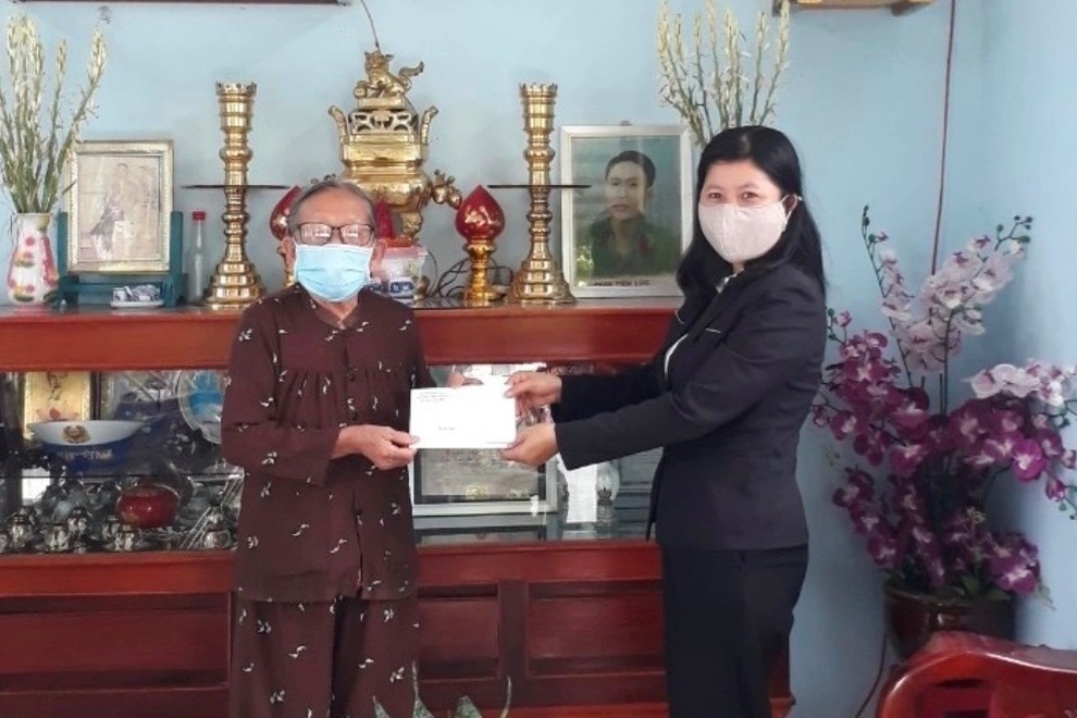 Cần Thơ: 12 tỷ đồng được trao tới người có công với cách mạng nhân dịp 27/7 - 1 Cần Thơ: 12 tỷ đồng được trao tới người có công với cách mạng nhân dịp 27/7 - 1