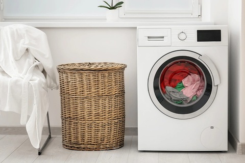 Quần áo ướt có thể để bao lâu trong máy giặt trước khi cần phải giặt lại?