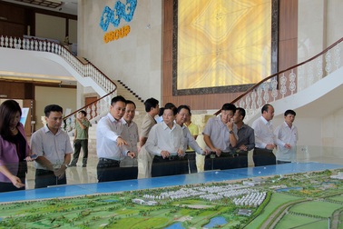 Nguyên Chủ tịch nước Nguyễn Minh Triết thăm FLC Sầm Sơn