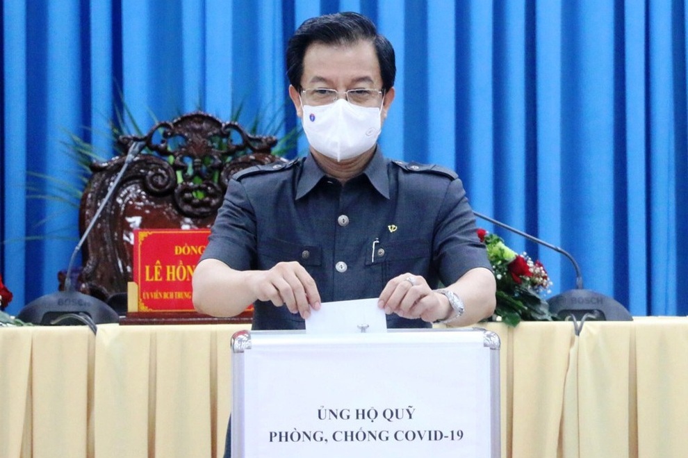 Cán bộ, công chức An Giang ủng hộ quỹ phòng, chống dịch Covid-19 - 1 Cán bộ, công chức An Giang ủng hộ quỹ phòng, chống dịch Covid-19 - 1