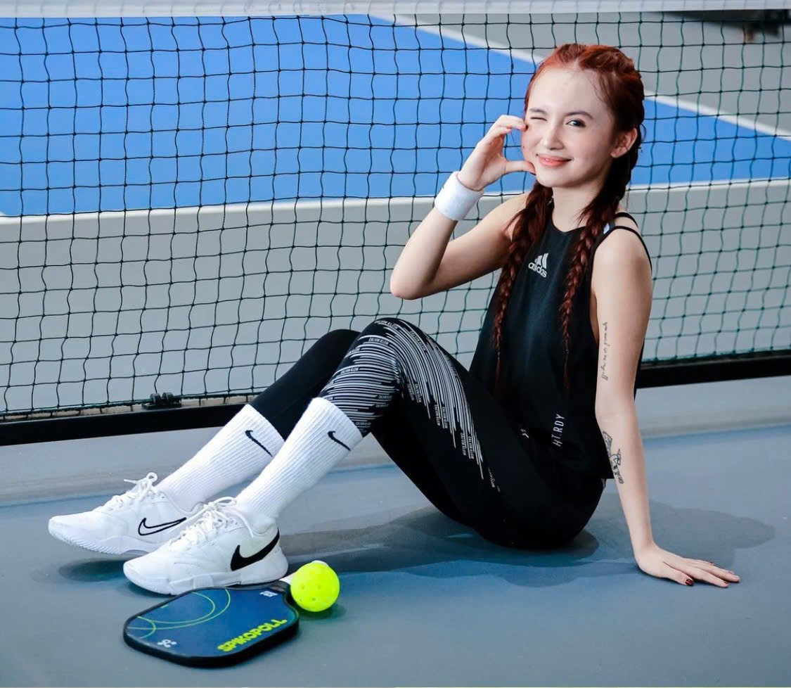 កូនស្រីម្ចាស់ក្សត្រី Wushu Thuy Hien ទាក់ទាញចំណាប់អារម្មណ៏ជាមួយនឹងរូបរាងដ៏សិចស៊ីរបស់នាង - ៥ Con gái nữ hoàng wushu Thúy Hiền gây chú ý với vẻ xinh đẹp, gợi cảm - 5