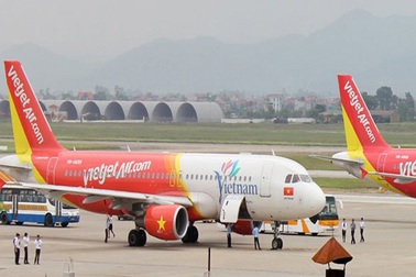Nữ hành khách đau bụng, máy bay VietJet hoãn cất cánh