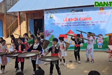 Khởi công công trình phòng học Dân trí ở bản nghèo khó bậc nhất Nghệ An (Vi