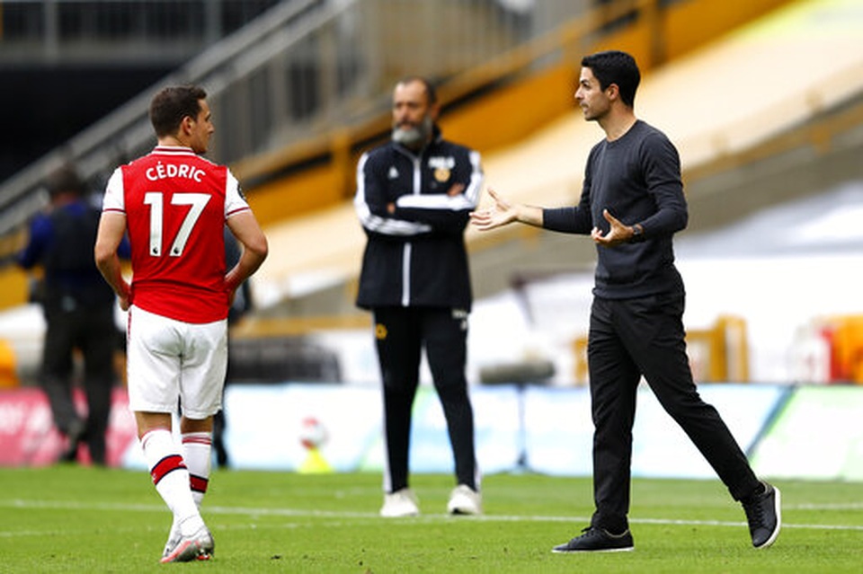 Wolves 0-2 Arsenal: Saka, Lacazette lập công cho đội khách - 11 Wolves 0-2 Arsenal: Saka, Lacazette lập công cho đội khách - 11