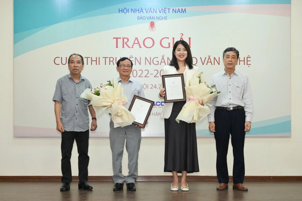 Không có giải Nhất tại cuộc thi truyện ngắn báo Văn nghệ - 1 Không có giải Nhất tại cuộc thi truyện ngắn báo Văn nghệ - 1