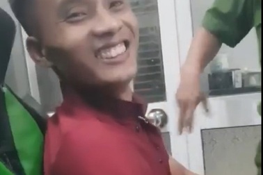 Triệu Quân Sự và những đứa trẻ béo trắng ởn, suốt ngày cắm mặt vào game