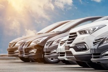 Hàng loạt xe tại Việt Nam giảm giá, ô tô cả cũ lẫn mới tại Mỹ đội giá