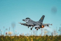 Băn khoăn của phương Tây khi Ukraine mất chiếc F-16 đầu tiên
