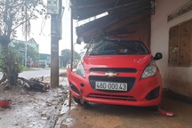 Cán bộ công an “say khướt” lái xe tông chết một công nhân