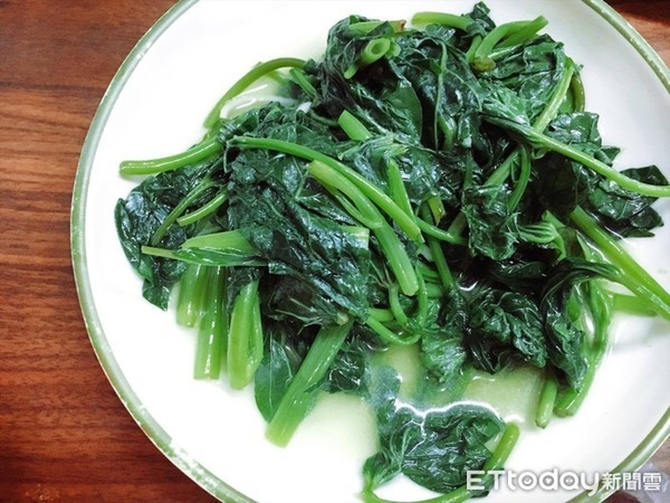 Sợ lãng phí thức ăn, thường xuyên ăn uống kiểu này, người mẹ 3 con bị ung thư đại trực tràng - 2 Sợ lãng phí thức ăn, thường xuyên ăn uống kiểu này, người mẹ 3 con bị ung thư đại trực tràng - 2