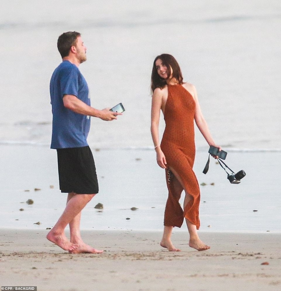 Ben Affleck hò hẹn với Bond girl Ana de Armas - 5 Ben Affleck hò hẹn với Bond girl Ana de Armas - 5