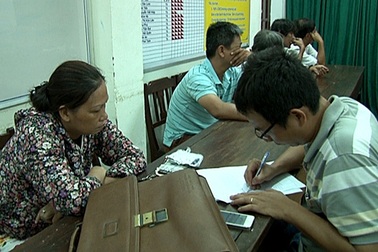 Nhiều cán bộ, công chức chơi số đề bị bắt quả tang