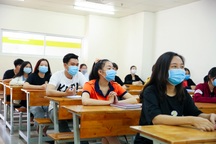 Trường cho tân sinh viên nợ 50% học phí vì dịch Covid-19