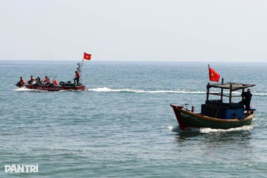 Bốn người mất tích khi tắm biển Quảng Ngãi: Tìm thấy nạn nhân đầu tiên